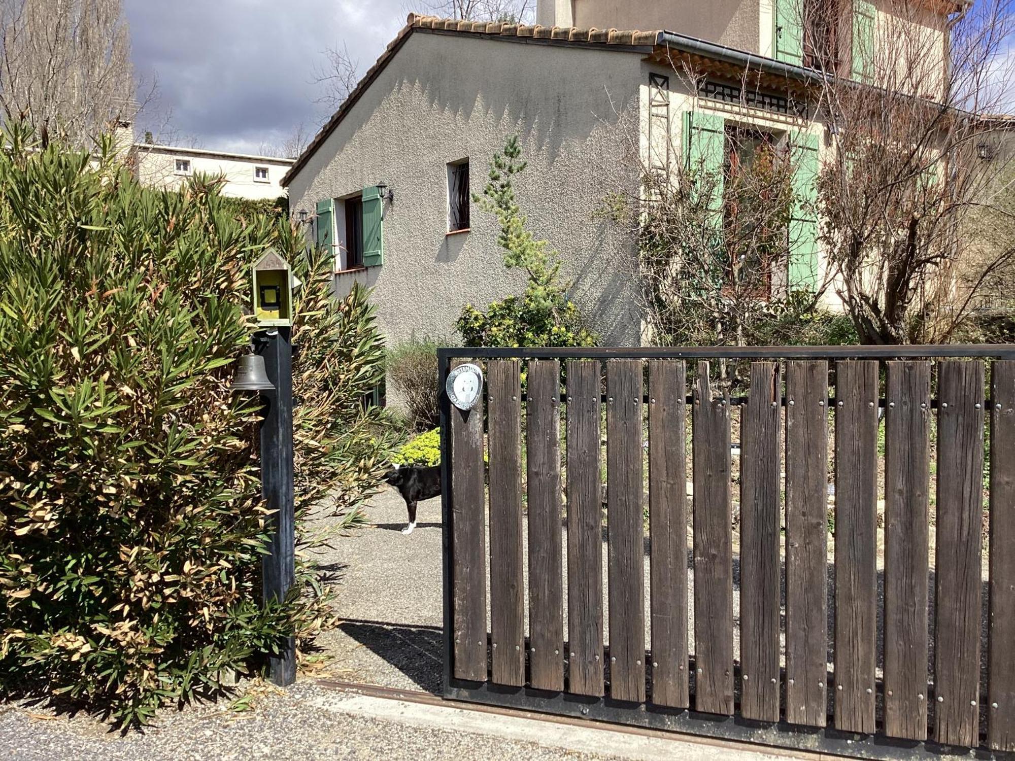 Appartement La Fabrique Des Petits Bonheurs à Dieulefit Extérieur photo